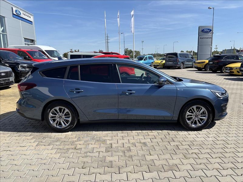 Ford Focus 1,0 EcoBoost 114kW Titanium - fotka 6 z 42