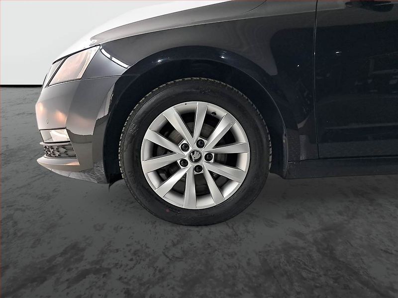Škoda Octavia (2017) 1.6 TDI, Tempomat - fotka 14 z 19