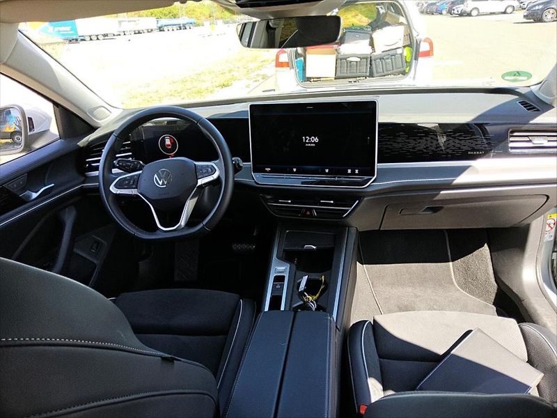 Volkswagen Passat 2,0 TDI IQ-LIGHT KAMERA 360 - fotka 5 z 11