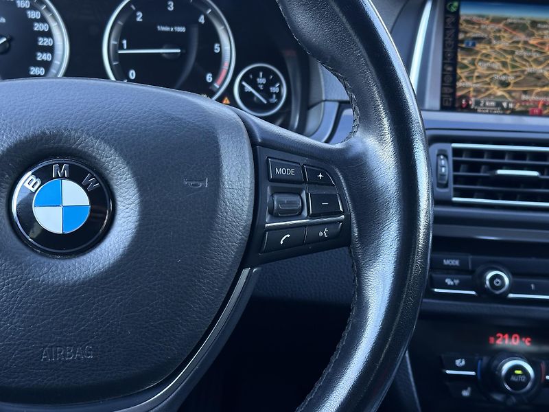 BMW Řada 5 520d Touring A/T - fotka 12 z 19