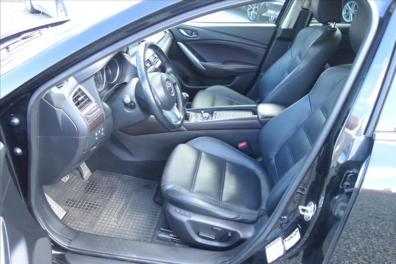 Mazda 6 2,2 D 129KW, SERV.KN., REVO. - fotka 10 z 39
