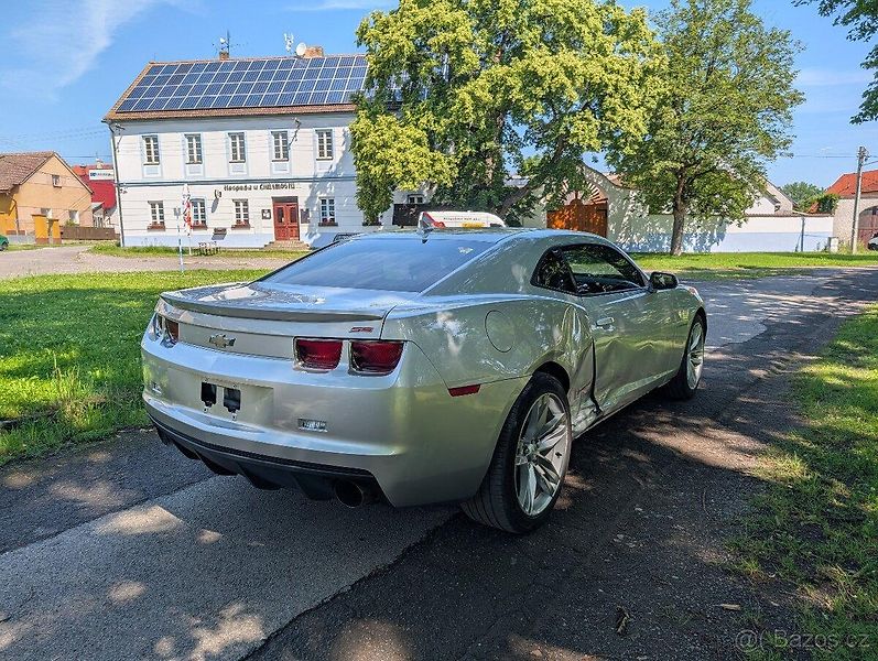 Chevrolet Camaro (2011) Havarované na pravý bok. Jedná - fotka 5 z 15