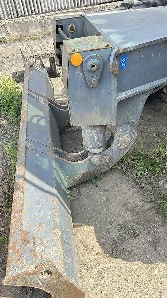 Liebherr (2013) A914 bagr offset+nohy 23t - fotka 7 z 10