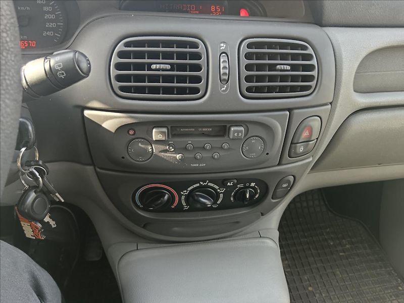 Renault Scénic 1,6 i  Megane - fotka 19 z 19