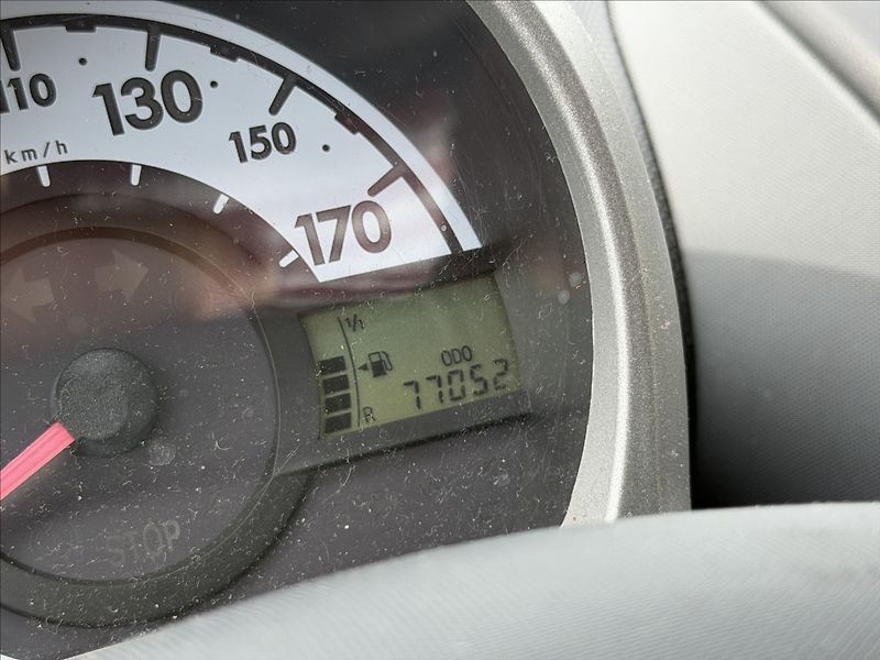 Peugeot 107 1,0 i 77tKm KLIMA SERVO - fotka 14 z 19