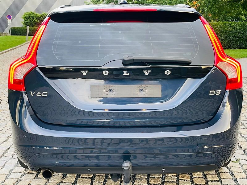 Volvo V60 2.0D3 5VÁLEC SERVISKA TAŽNÉ - fotka 15 z 45