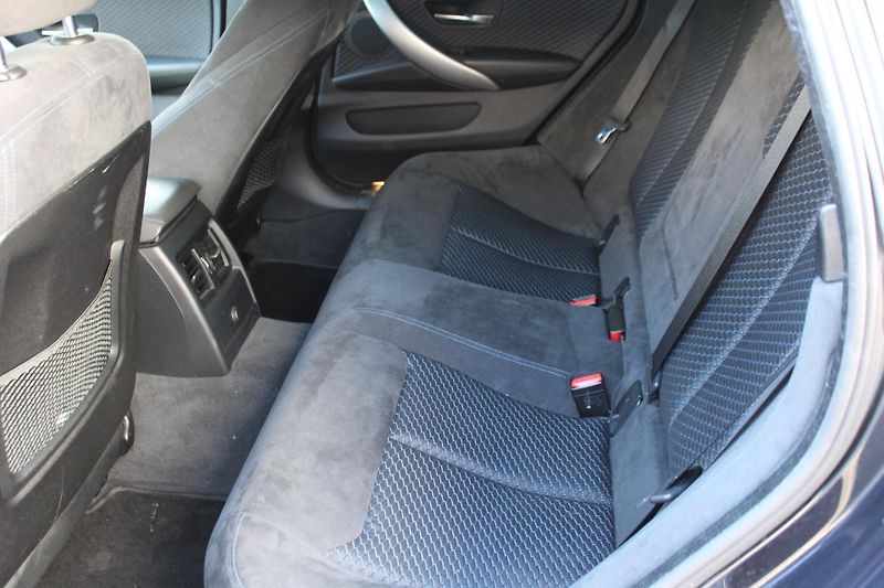 BMW Řada 4 420d xDrive - fotka 17 z 21