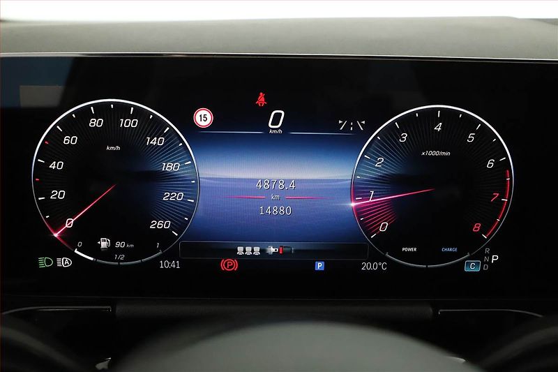 Mercedes-Benz GLA (2025) 180, AMG LINE, KEYLESS - fotka 10 z 20