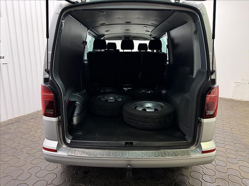 Volkswagen Transporter 2.0TDI 146kW DSG 4MOTION LONG - fotka 29 z 40