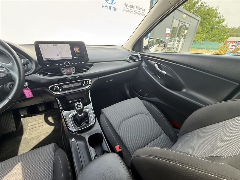 Hyundai i30 1,5 T-GDI 103kW Family - fotka 19 z 23