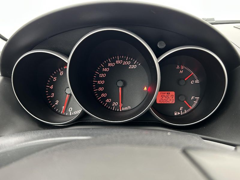 Mazda 3 1.6 i . - fotka 17 z 22