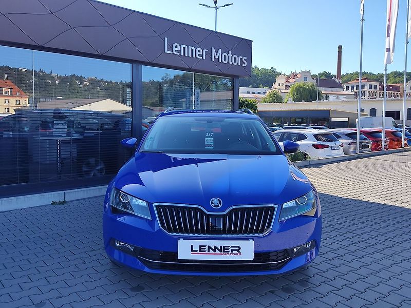 Škoda Superb 2.0 TDI/110kW Style DSG - fotka 2 z 32