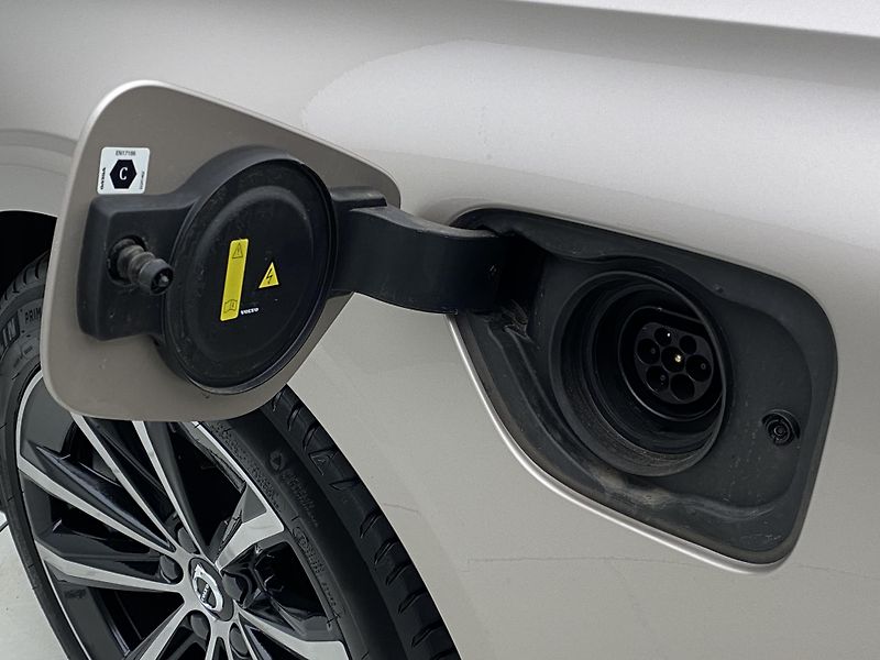 Volvo V60 T6 AWD RECHARGE CORE AUT CZ - fotka 36 z 56