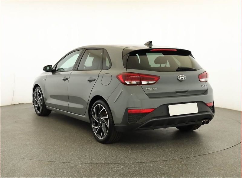 Hyundai i30 (2022) N-Line 1.5 T-GDI MHEV, ČR - fotka 4 z 21