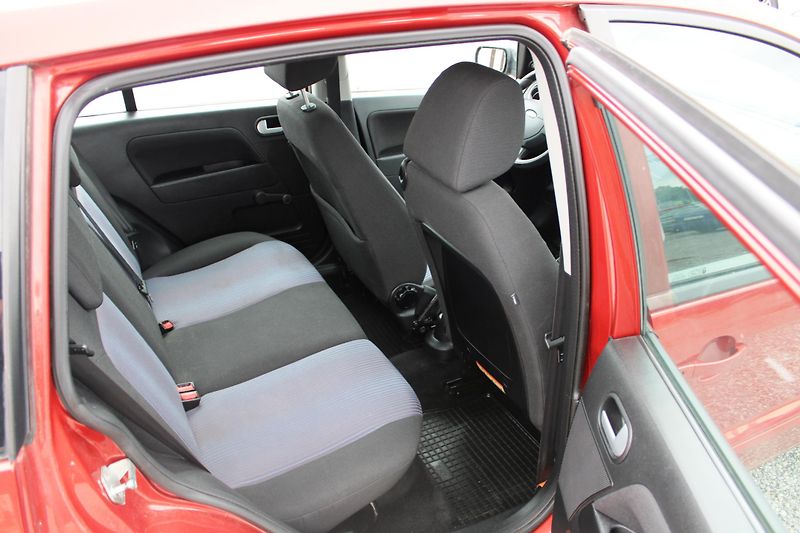 Ford Fusion (2010) 1,4i KLIMA VYH.SKLO SERVO ABS - fotka 12 z 16