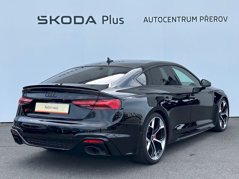 Audi RS 5 (2025) Sportback 2.9 TFSI 346kW Quatt - fotka 2 z 35