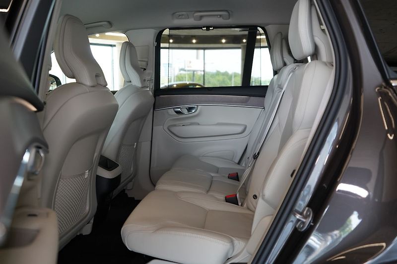 Volvo XC90 B5 PLUS Bright, Vzduch, 360° - fotka 44 z 50