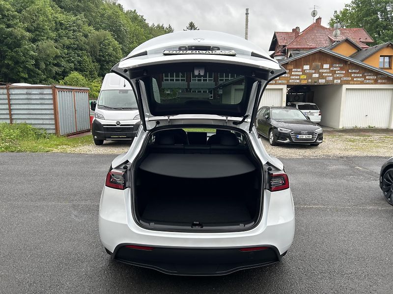 Tesla Model Y LONG RANGE DUAL MOTOR  TZ 92% - fotka 14 z 56