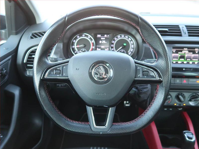 Škoda Fabia (2018) Monte Carlo 1.0 TSI, Automat - fotka 16 z 18