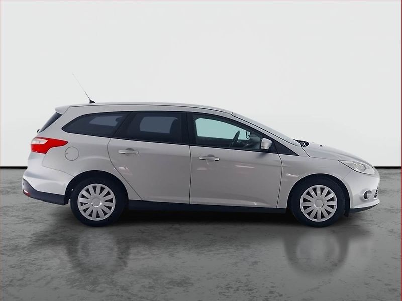 Ford Focus (2012) 1.6 TDCi, Serv.kniha, nová STK - fotka 6 z 17