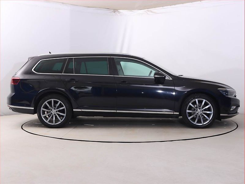 Volkswagen Passat (2019) 2.0 TDI - fotka 6 z 23