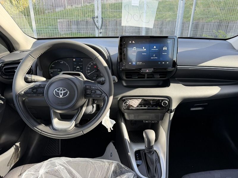 Toyota Yaris 1.5 HEV 116  LIMITED výbava Co - fotka 7 z 7