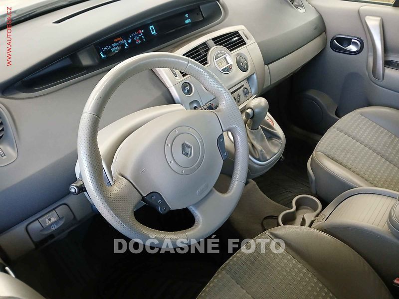 Renault Scénic (2005) 1.6i 16V, 2.maj, AT, autoAC - fotka 3 z 3