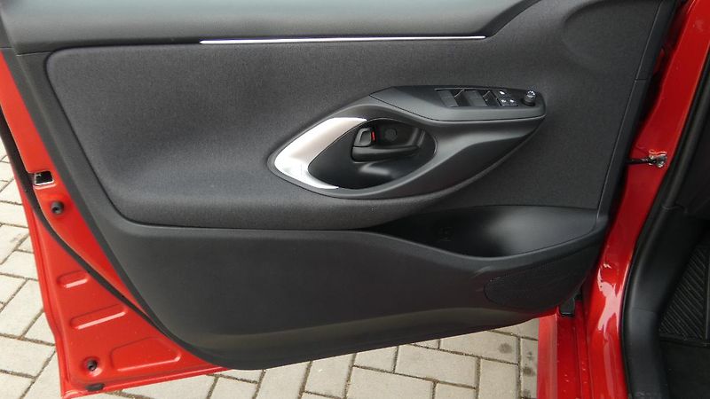 Mazda 2 1.5 Hybrid e-CVT Agile - fotka 8 z 22