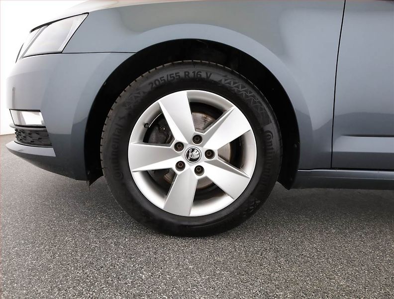 Škoda Octavia (2020) Ambition 1.5 TSI, ČR,1.maj - fotka 18 z 18