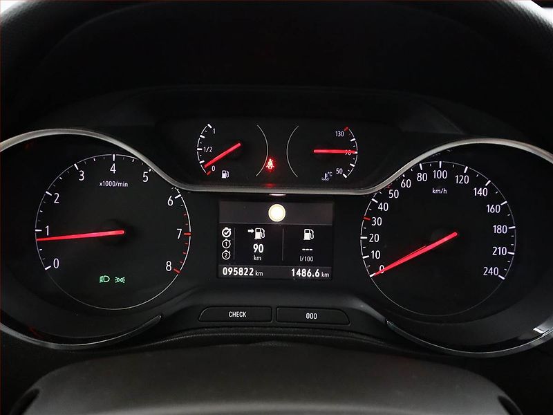 Opel Crossland X (2018) 1.2 Turbo, ČR,1.maj - fotka 8 z 13