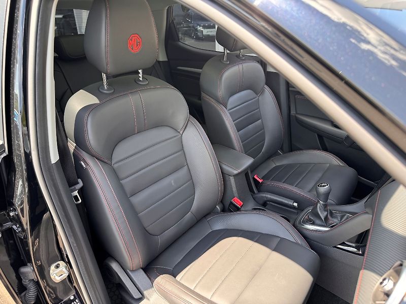 MG ZS (2024) 1,0 TGI (111k) 6MT Elegance - fotka 18 z 45