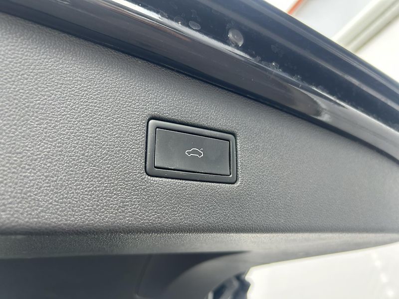 Volkswagen Tiguan 2.0TDI 110kW DSG - fotka 12 z 23