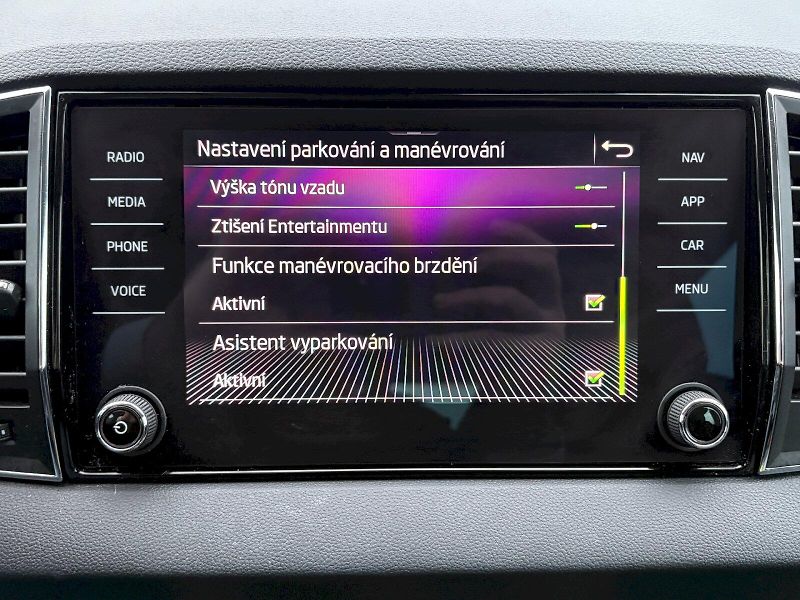 Škoda Karoq (2024) DSG 1.5 TSI / 110 kW / TOP SEL - fotka 15 z 31