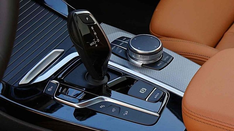 BMW X3 M40i.