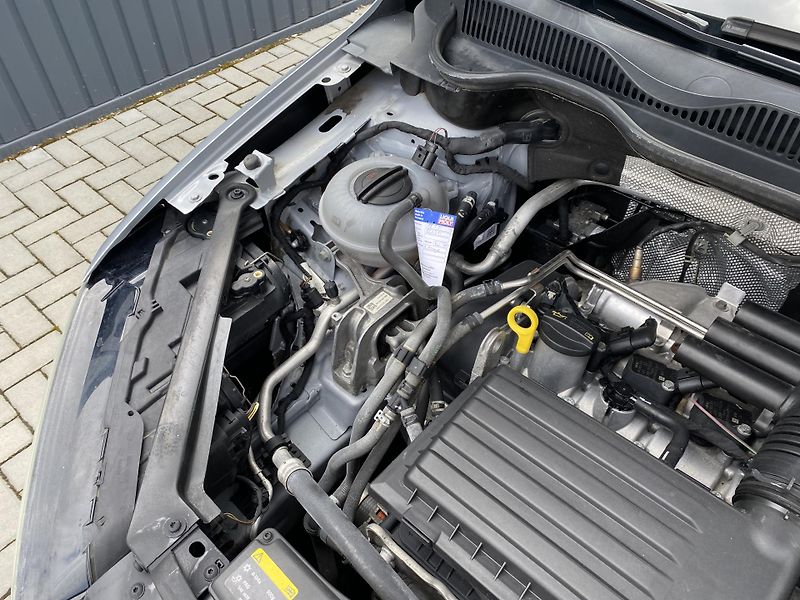 Volkswagen Golf Sportsvan 1.2 TSI ALLSTAR - CLIMATRONIC - fotka 38 z 39