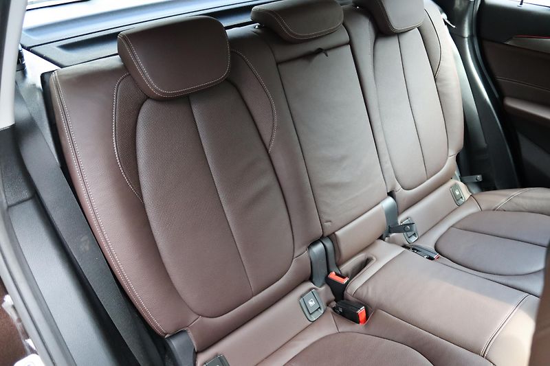 BMW X1 XDRIVE 25i F48 170kW - fotka 46 z 50