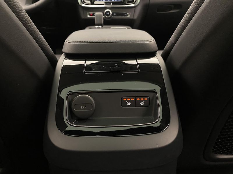 Volvo V90 T6 AWD RECHARGE BRIGHT PLUS  - fotka 34 z 64