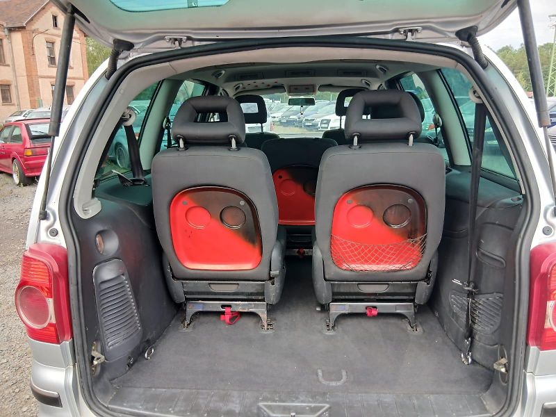 Volkswagen Sharan 2.0 TDI, ALU, 7 míst - fotka 31 z 34