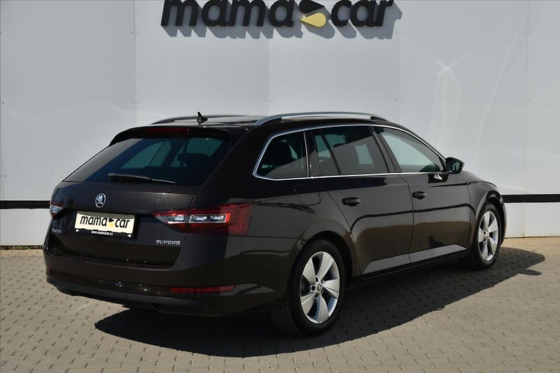 Škoda Superb 2.0TDi 140kW PANORAMA TAŽNÉ - fotka 7 z 27