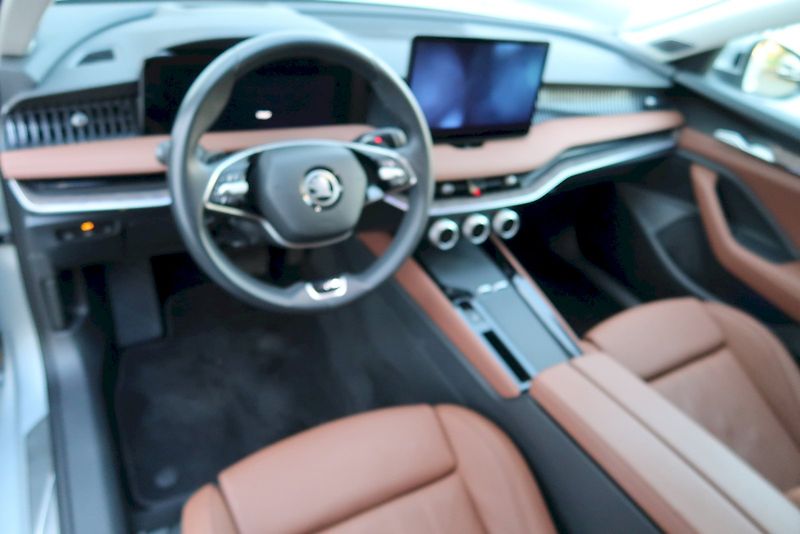 Škoda Superb (2024) Combi Laurin & Klement 2,0 TDi - fotka 6 z 31