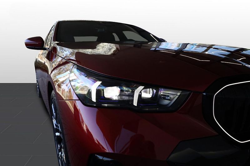 BMW i5 eDrive40 Sedan - fotka 21 z 34