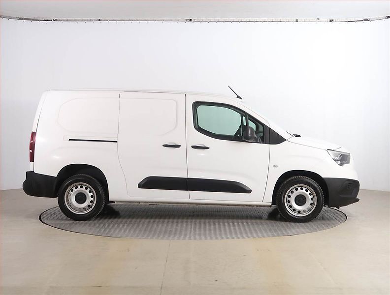 Opel Combo (2020) Maxi 1.5 CDTI, SR, 1Maj, DPH - fotka 6 z 13