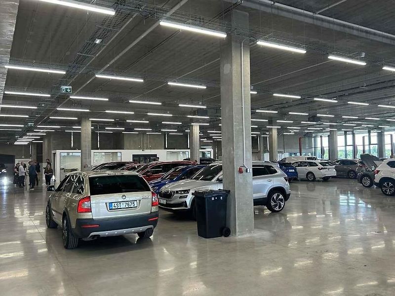 Nedaleko Poděbrad začíná fungovat největší autosalon ojetých aut v Evropě