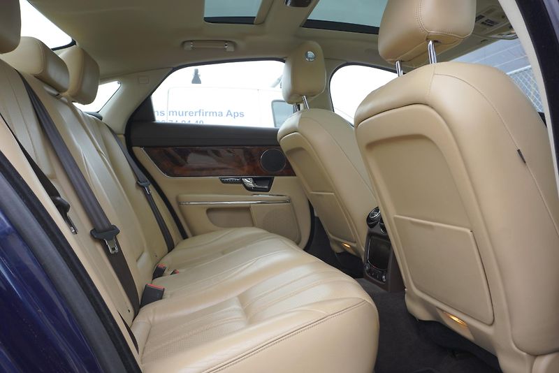 Jaguar XJ 5.0 V8 PREMIUM LUXURY - fotka 47 z 53