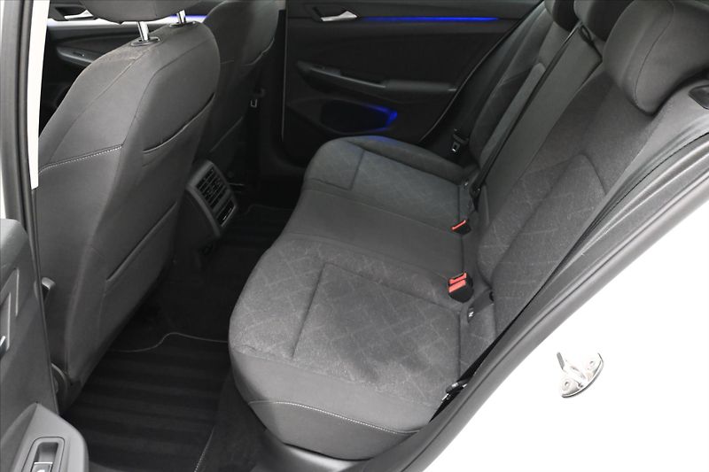Volkswagen Golf 2,0 TDI 110 kW Life Záruka až - fotka 14 z 30