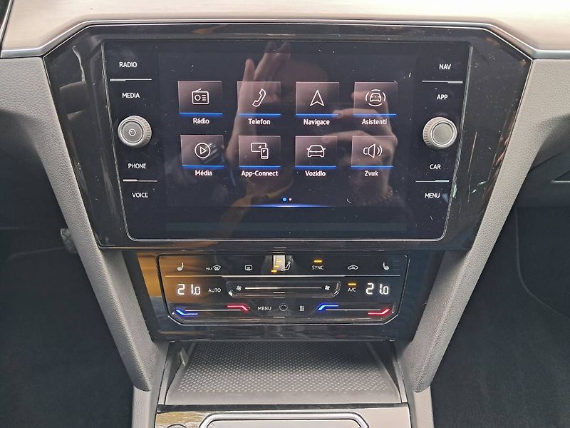 Volkswagen Passat Variant (2022) ELEGANCE 1.5 TSI / 110 kW EVO - fotka 15 z 31