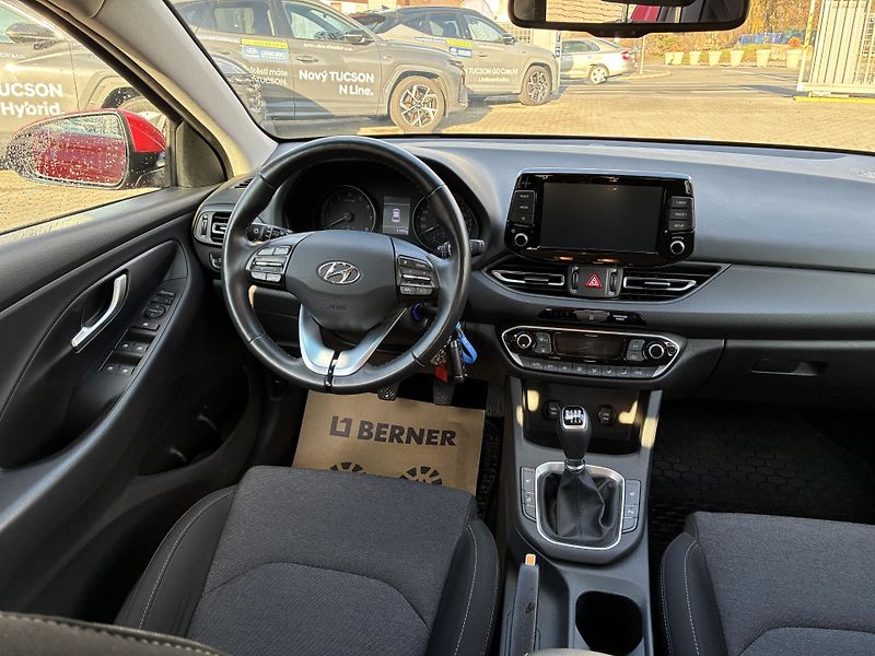 Hyundai i30 HB 1.5DPI 81kW REZERVACE - fotka 16 z 30