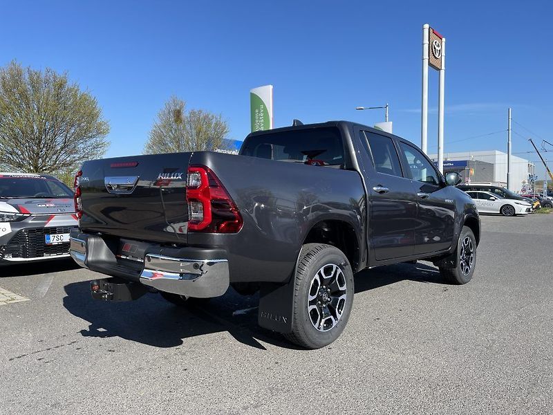Toyota Hilux 2.8D Executive ODBĚR 3/2027 - fotka 3 z 30