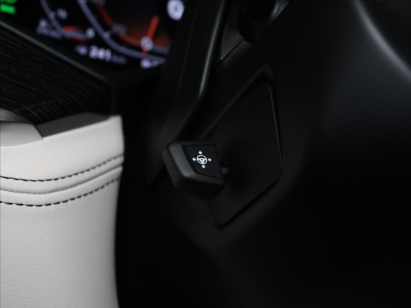 BMW X7 3,0 40xD M-paket B&W 6-míst ČR - fotka 32 z 51