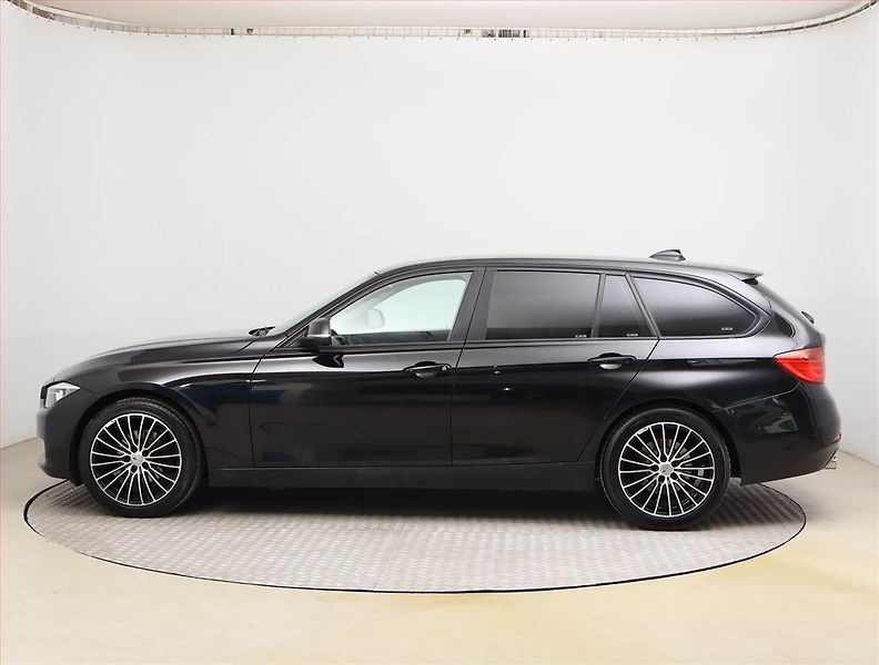 BMW Řada 3 (2014) 316 d, Tempomat - fotka 3 z 23